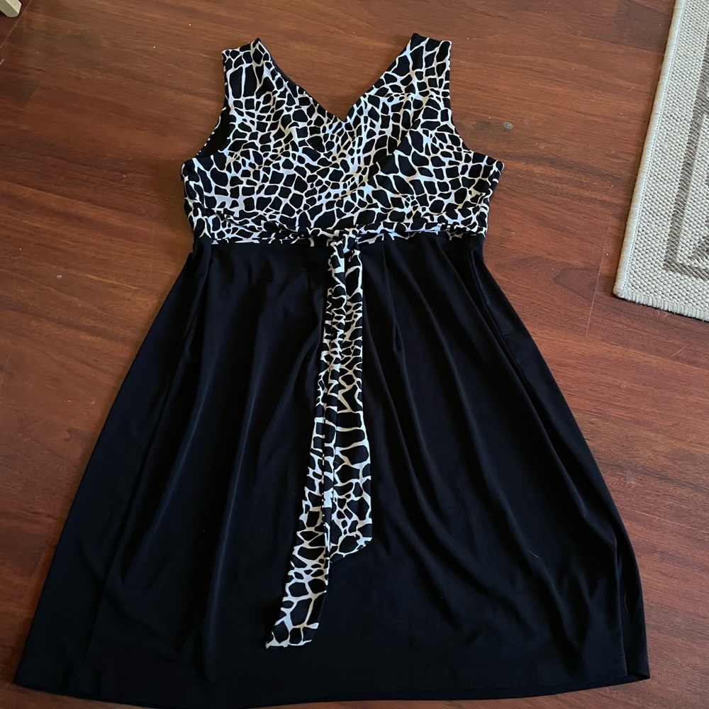 En Focus Black White Animal Print Dress V Neck sz 14 sleeveless spandex tie back - Picture 10 of 13